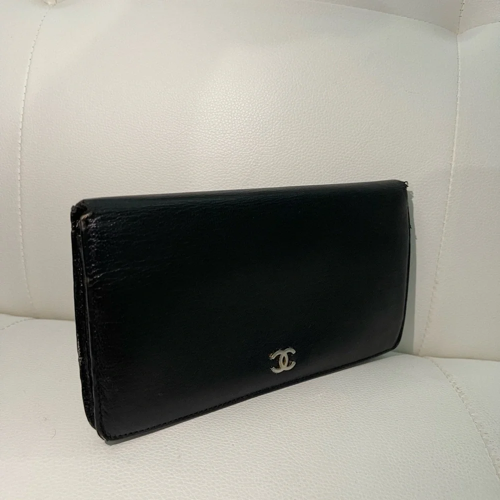 Authentic CHANEL CC Purse Wallet - Picture 2 of 9